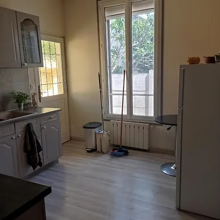 Bas De Maison 32m2 Prive, Jardin, Parking *